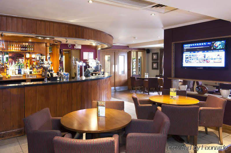בארנט Premier Inn London Edgware מראה חיצוני תמונה